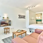 Seaside Retreat With Amazing Views And No Loadshedding
